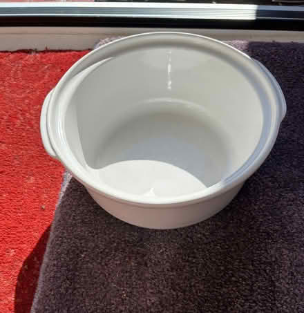 Photo of free Lovely white casserole dish - never used but no lid (Monks Hill CR2) #1