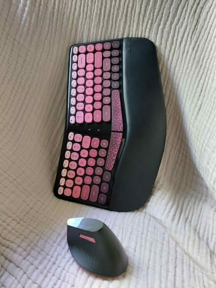 Photo of free Wireless keyboard and mouse (Union City) #1