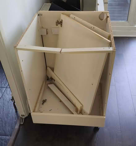 Photo of free Kitchen units (Turnford EN10) #3