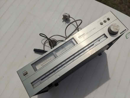 Photo of free Hitachi Radio Tuner / for Spares - partially working SCRUFFY (Racecourse IP3) #2