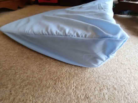 Photo of free Foam support wedge pillow (shallow angle) (Hungerford RG17) #3