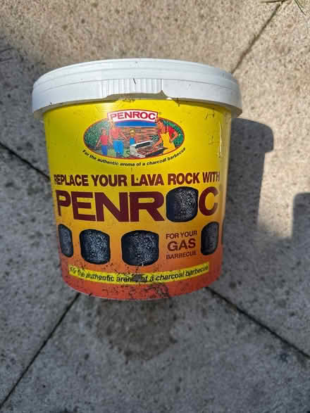 Photo of free Larva rocks (CR7) #1