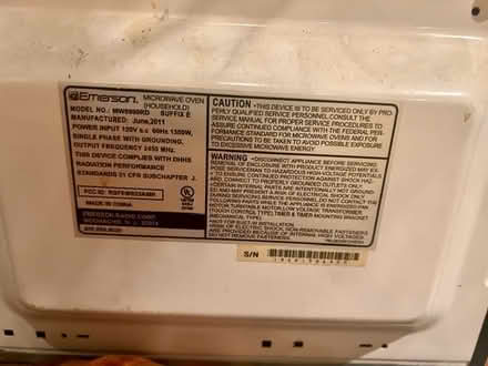 Photo of free Small Red Emerson Microwave (Northern San Rafael/Marinwood) #2