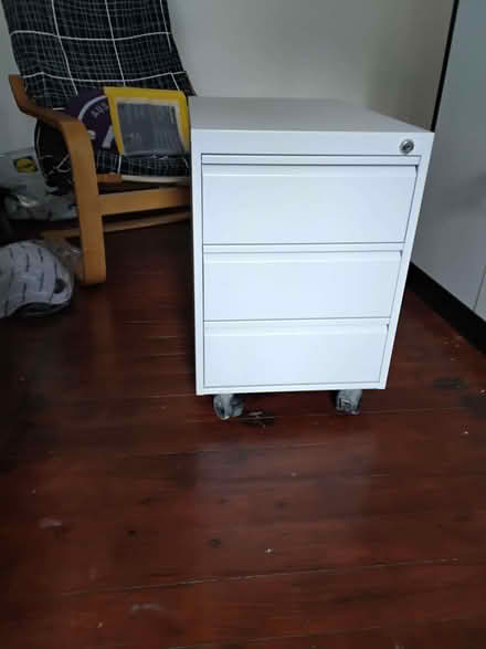 Photo of free 3 drawer metal filing cabinet (Townsend AL3) #3