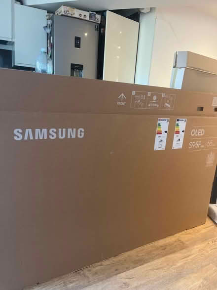 Photo of free Big tv box (Bromley north BR1) #1