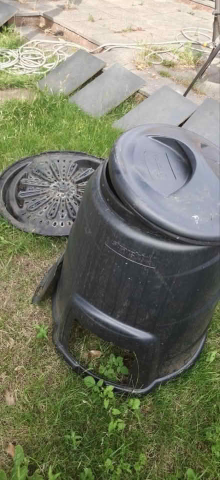 Photo of free Large compost bin (Worple road TW7) #1