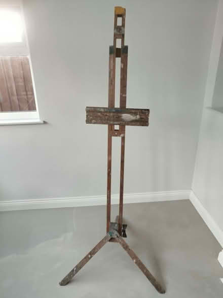 Photo of free Artists painting easel. (Great Wakering SS3) #1