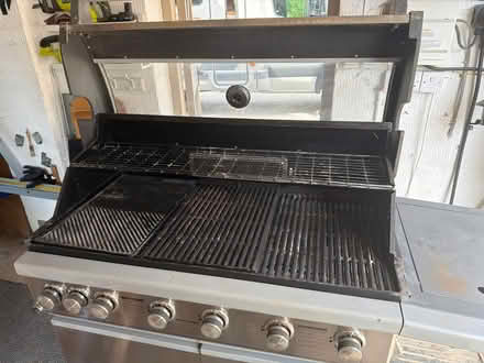 Photo of free BBQ - Large (Frankton CV23) #4