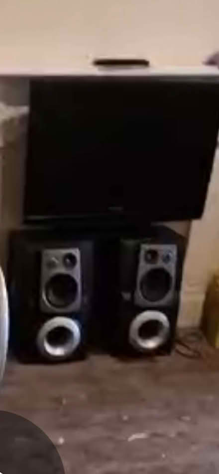 Photo of free speakers (Moor End Green B24) #1