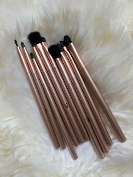 Photo of free 10 NEW eye make up brushes (Rego Park) #1