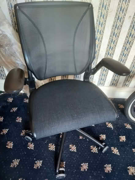 Photo of free House furniture (B664ln) #3
