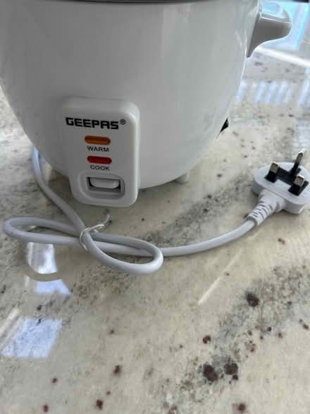 Photo of free Small white rice cooker (Near Kew Gardens, Richmond) #2