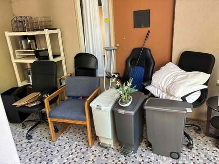 Photo of free office furniture (2330 NW Flanders) #1