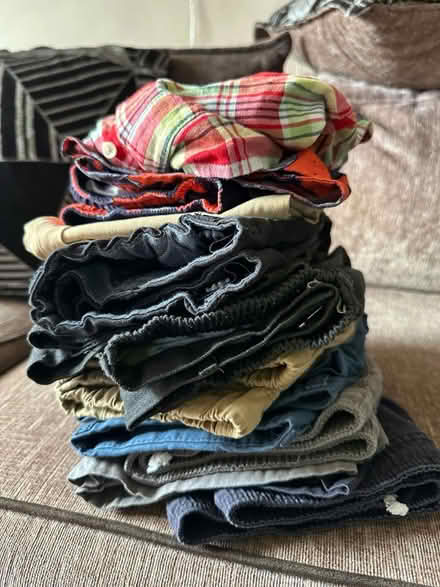 Photo of free About 8solid shorts a shirt and 1 T (SE9) #1