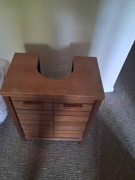 Photo of free Sink unit (Buckhurst Hill IG9) #1