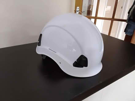 Photo of free White safety helmet (Townsend AL3) #2