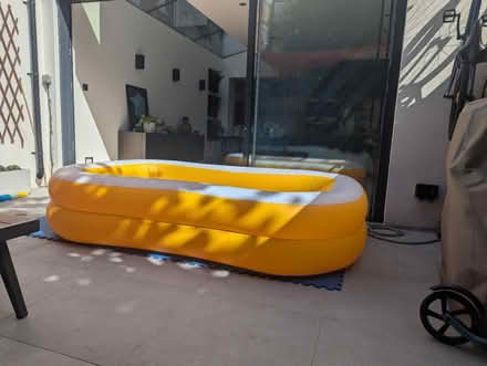 Photo of free paddling pool (Clapham SW11) #3