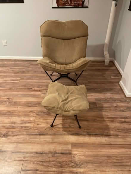 Photo of free Chair and ottoman (Falls Road Park) #1