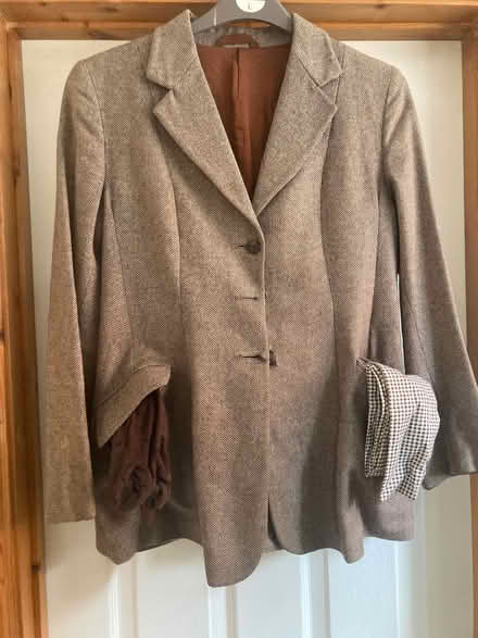 Photo of free Hacking jacket with gloves and stock (Howey LD1) #1