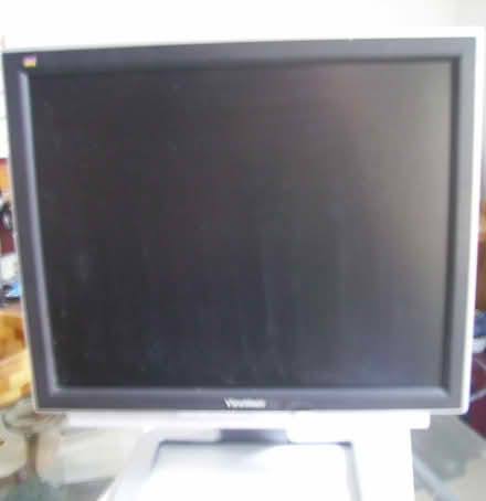 Photo of free Computer Monitor (SG4 Hitchin) #1