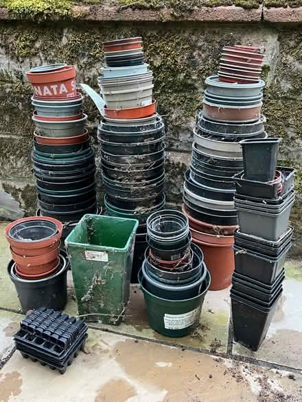 Photo of free Plastic flowerpots (Langwathby CA10) #1