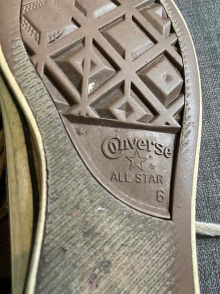 Photo of free Size 4 converse (Cardonald, Glasgow, G52) #4