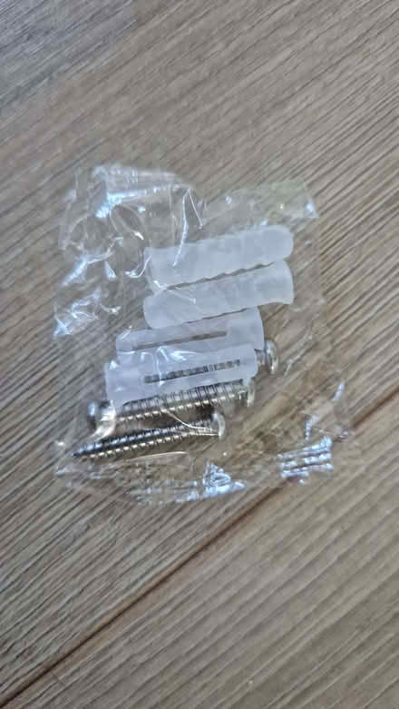 Photo of free M4 screws with wall plugs (Kidlington OX5) #1