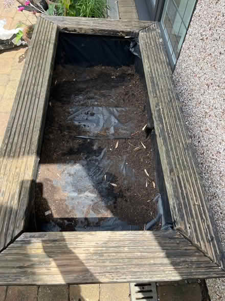 Photo of free Garden planter (Bromley,Hayes) #3