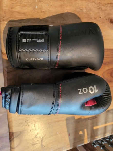 Photo of free 10z boxing gloves (Glasgow G20) #1
