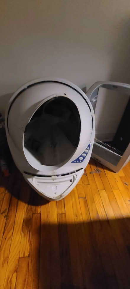 Photo of free Litter robot 2 or 3 (South Evanston) #1