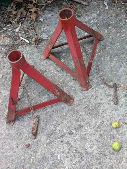 Photo of free Pair axle stands (incomplete) (Waterston DT2) #4