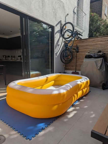 Photo of free paddling pool (Clapham SW11) #1