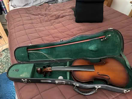 Photo of free violin in its case (Huyton L36) #1