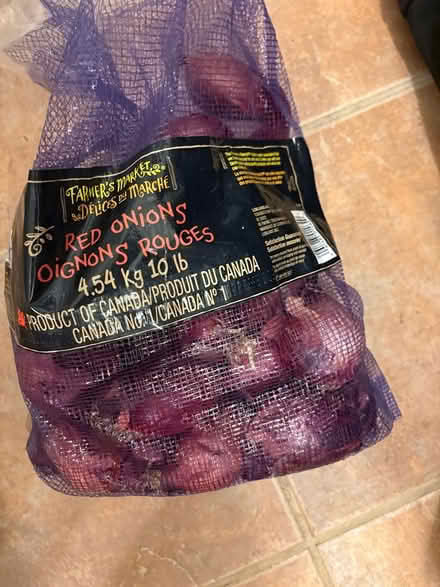 Photo of free 5 lbs red onions - some soft (L5L 5P5) #1