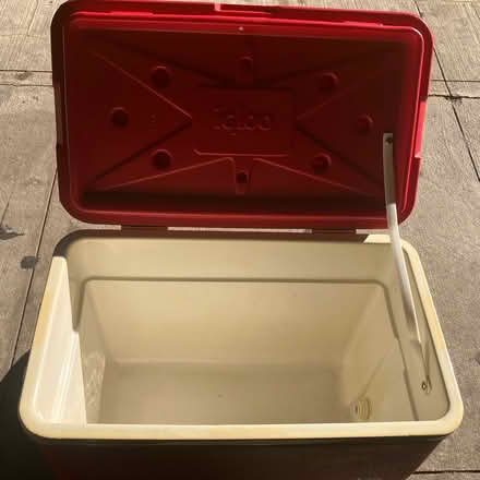 Photo of free Vintage 1983 Igloo Cooler (Bay Ridge, Brooklyn) #2