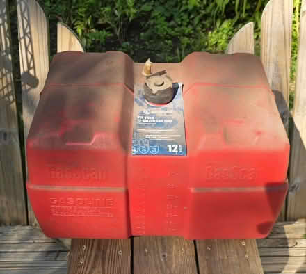 Photo of free 12 gallon marine boat gas tank (Stoneham) #1