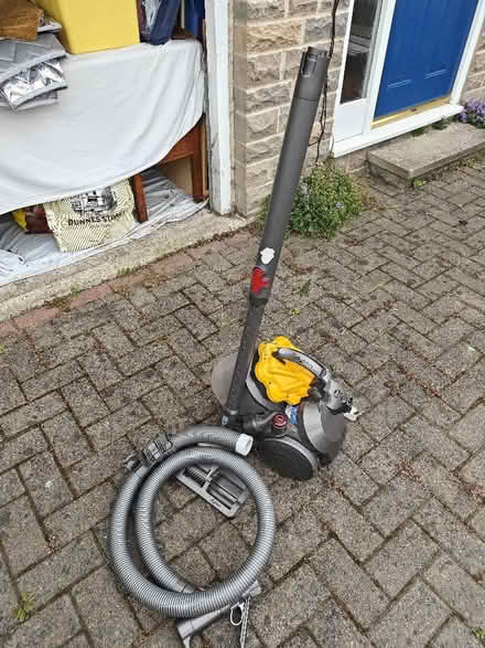 Photo of free Dyson vacuum cleaner (Scissett HD8) #1