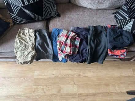 Photo of free About 8solid shorts a shirt and 1 T (SE9) #2