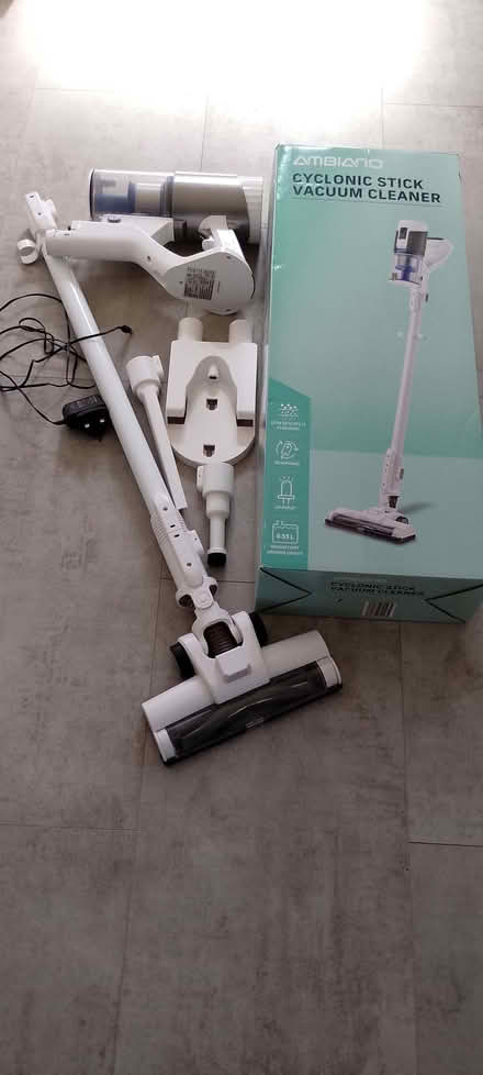 Photo of free Cordless vacuum - broken ? (Emmbrook RG41) #1