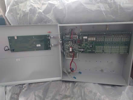 Photo of free A conventional fire alarm panel (SE14 6rt) #3