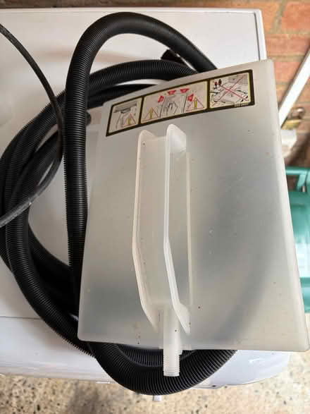 Photo of free Wallpaper Stripper (Corringham SS17) #3