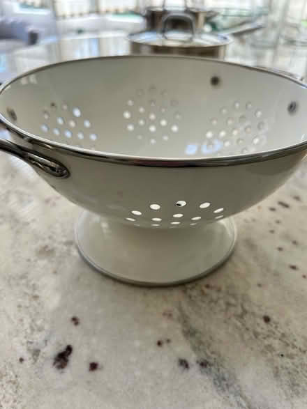 Photo of free White metal colander/drainer (Near Kew Gardens, Richmond) #1