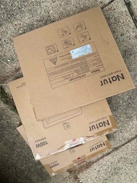Photo of free LED Flood Lights x3 (Hook RG27) #3