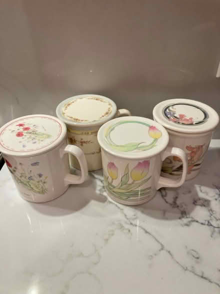 Photo of free Small plastic mugs with lids (Bayview/highway 7) #1