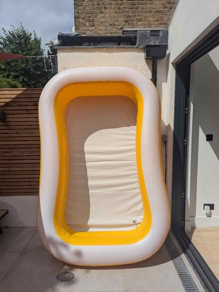 Photo of free paddling pool (Clapham SW11) #4
