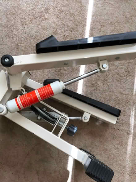 Photo of free Mini Hydraulic Stepper (RG6 Earley) #2