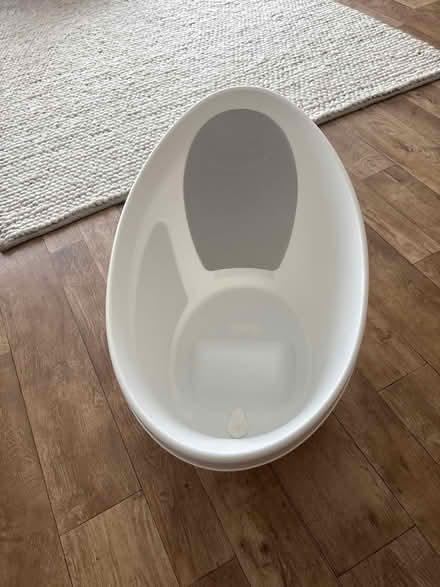 Photo of free Shnuggle Baby Bath Tub (Islington Green (N1)) #1