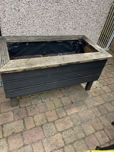Photo of free Garden planter (Bromley,Hayes) #2