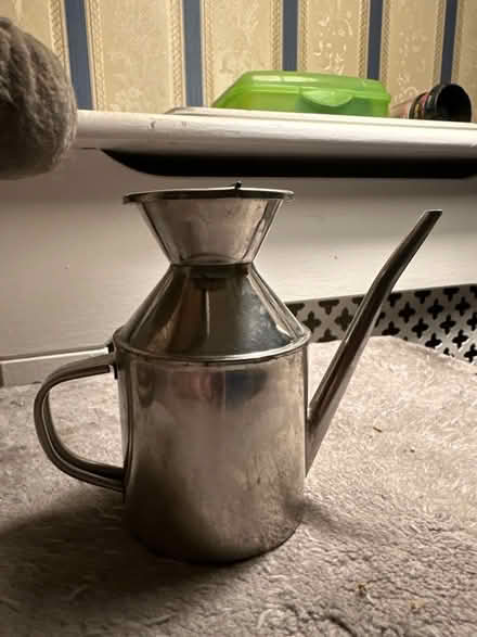 Photo of free oil can (Ashford TW15) #1
