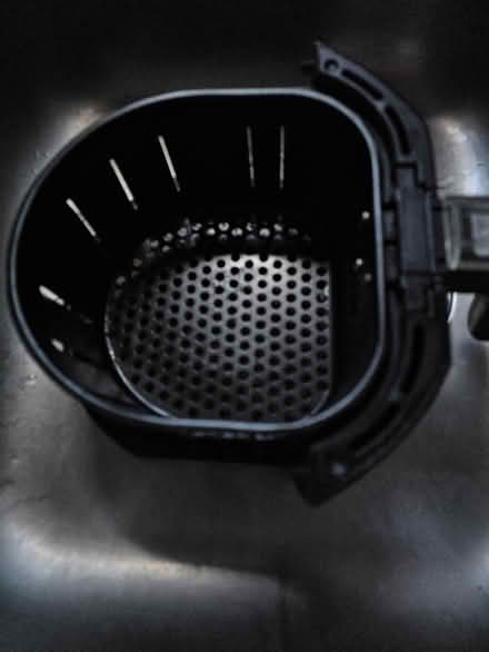 Photo of free Fully working Air Fryer (Goodmayes IG3) #3